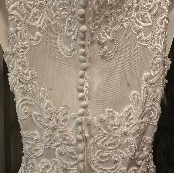 Michelangelo wedding dress size 6 - Picture 6 of 13